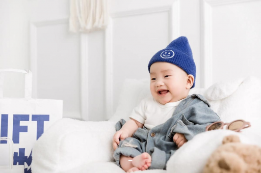 沂源宝宝眼睛红红的